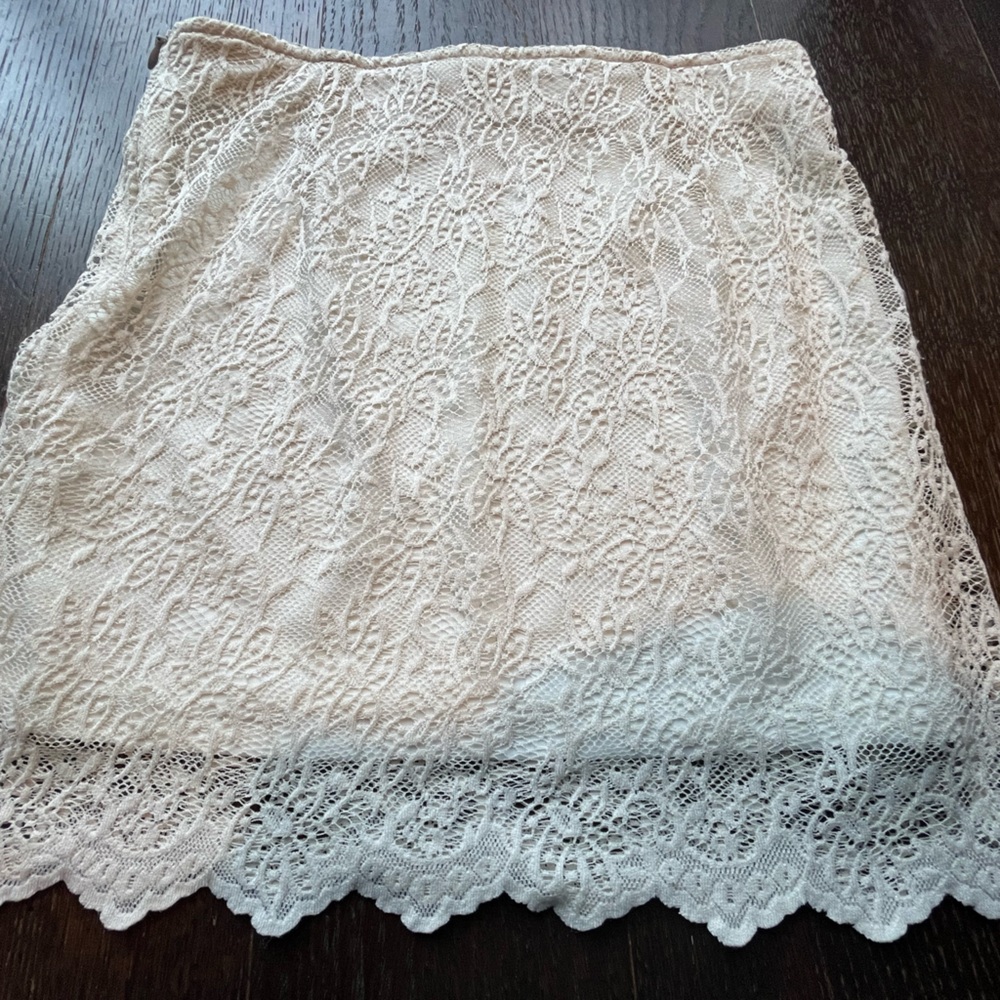 Lace Off-white fitted mini skirt Small Zara - Picture 16 of 16